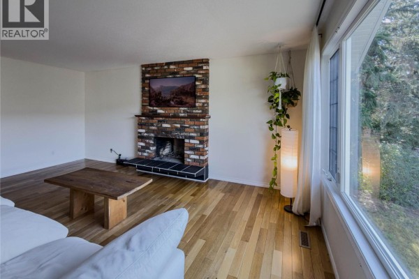 Laundry room - 1595 Mt Dufferin Avenue, Kamloops, BC V2E1A8 Photo 4