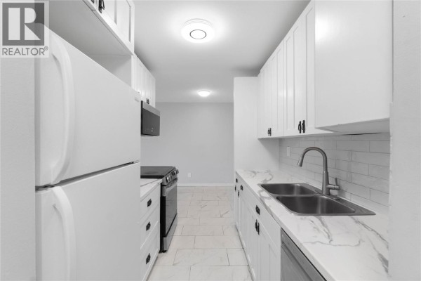 Living room - 1595 Summit Drive Unit# 6, Kamloops, BC V2E1E9 Photo 5