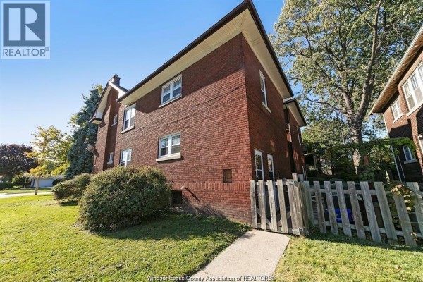 Kitchen - 1596 Victoria, Windsor, ON N8X1P5 Photo 4