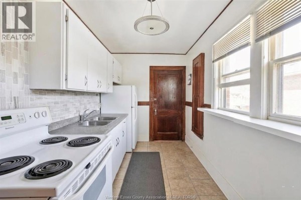 4pc Bathroom - 1596 Victoria, Windsor, ON N8X1P5 Photo 5