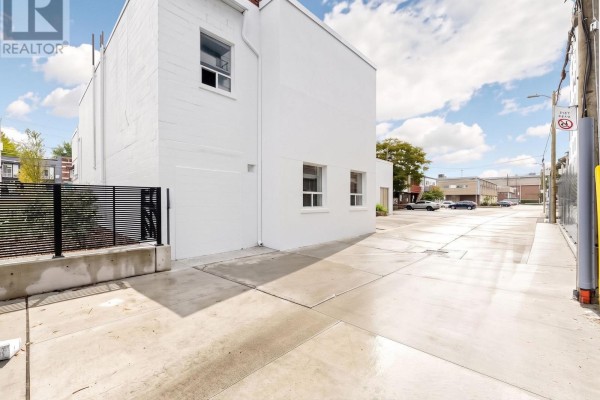 1597 Queen Street E, Toronto, ON M4L1E5 Photo 5