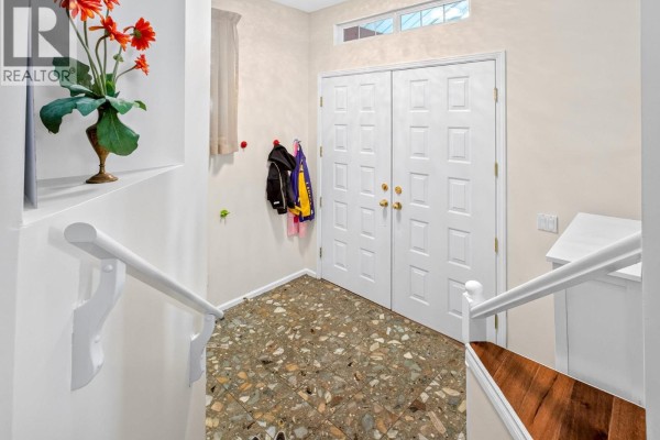 1599 Plateau Crescent, Coquitlam, BC V3E3B3 Photo 3
