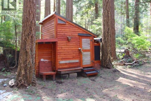 Primary Bedroom - 1599/1605 Vancouver Blvd, Savary Island, BC  Photo 3
