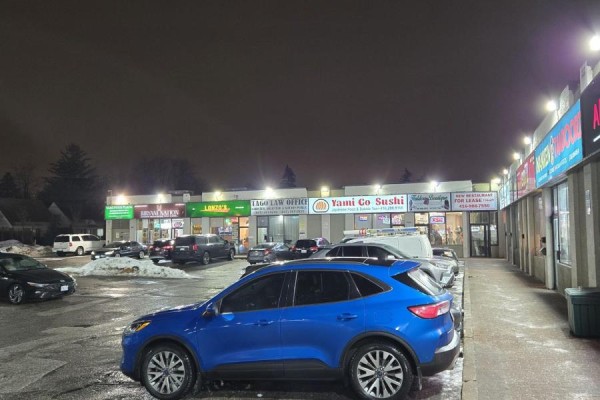 15b - 1960 Lawrence Avenue E, Toronto, ON M1R2Z1 Photo 3