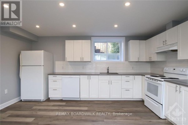 15b Dowdall Crescent, Ottawa, ON K2S1T9 Photo 2
