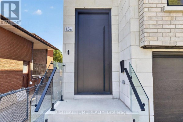 15b Rosemeade Avenue, Toronto, ON, photo 3