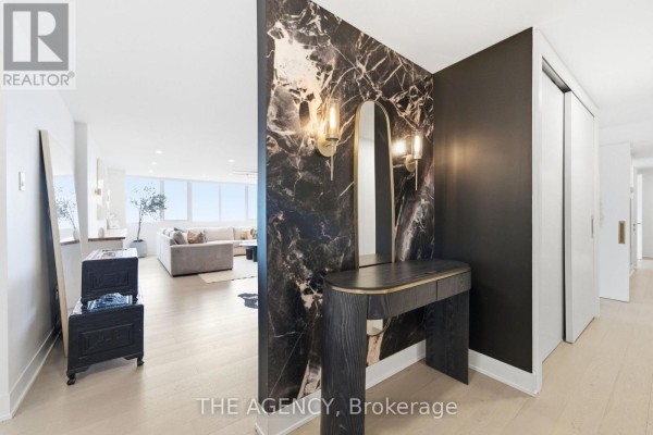 Living room - 15c - 256 Jarvis Street, Toronto, ON M5B2J4 Photo 2