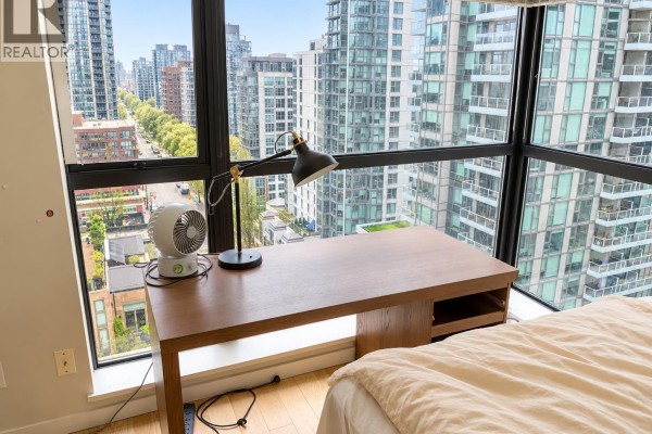 15xx Main Bedroom-1295 Richards Street, Vancouver, BC V6B1B7 Photo 4