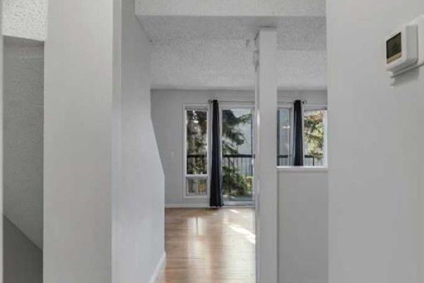 Kitchen - 16, 643 4 Avenue Ne, Calgary, AB T2E0J9 Photo 4