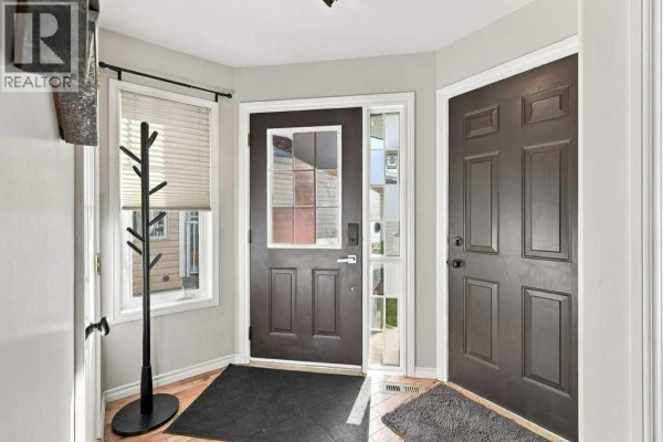 Dining room - 16, 73 Addington Drive, Red Deer, AB T4R2Z6 Photo 2