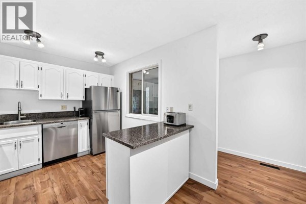 Kitchen - 16, 803 Varsity Estates Drive Nw, Calgary, AB T3B4W5 Photo 4