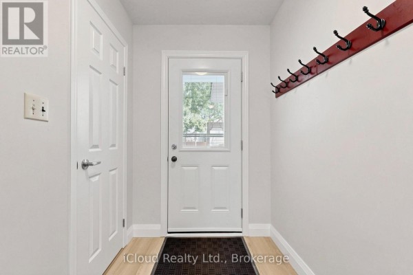 16 - 1 Royalwood Court, Hamilton, ON, photo 3
