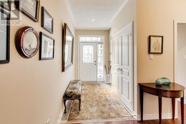 Eating area - 16 - 2175 Stavebank Road, Mississauga, ON L5C1T3 Photo 5