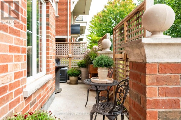 16 - 2563 Sixth Line, Oakville, ON L6H0H7 Photo 5