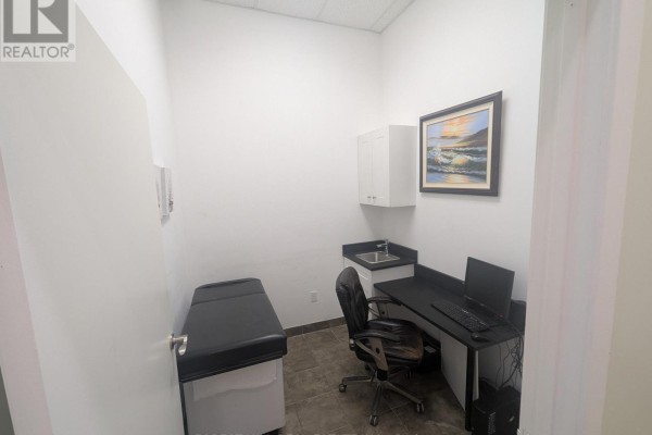 16 - 9100 Jane Street, Vaughan, ON L4K0A4 Photo 5