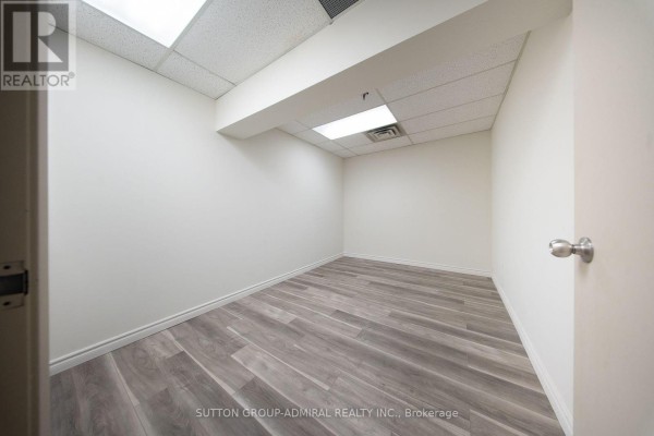 16 - Upper Level - 65 Woodstream Boulevard, Vaughan, ON L4L7Z1 Photo 5