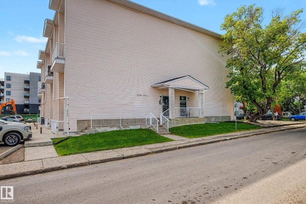 Primary Bedroom - #16 11219 103a Av Nw, Edmonton, AB T5K2E4 Photo 4