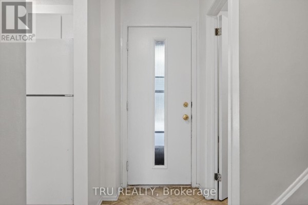 Family room - 16-164 Barrow Crescent, Ottawa, ON K2L2J1 Photo 2