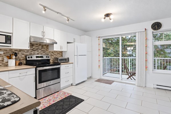 16 20771 Duncan Way, Langley, BC V3A9L4 Photo 4