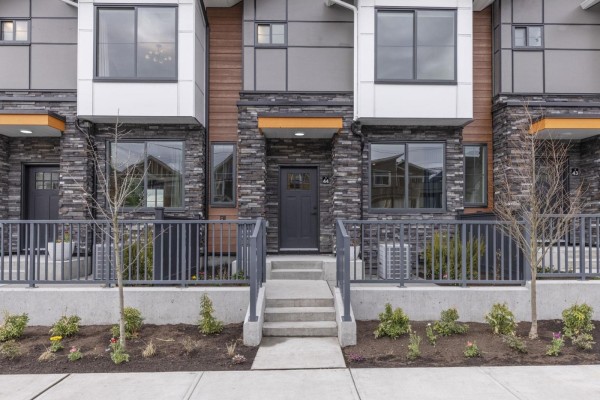 16 6035 141 Street, Surrey, BC V3X2N2 Photo 5