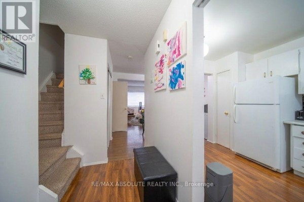 16 A Knollsbrook Drive, Ottawa, ON K2J1K8 Photo 4