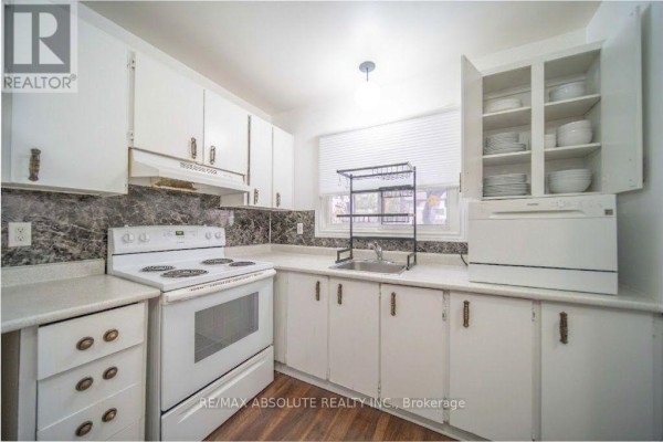 16 A Knollsbrook Drive, Ottawa, ON K2J1K8 Photo 5