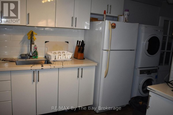Bedroom 2 - 16 Albert Street, Wasaga Beach, ON L9Z2M2 Photo 5