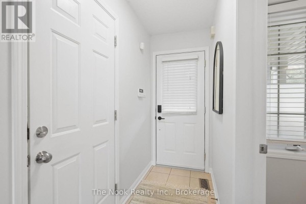 Bedroom 2 - 16 Annisson Court, Clarington, ON L1C5L3 Photo 5