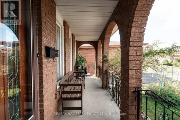 Dining room - 16 Ascolda Boulevard, Toronto, ON M1J2N7 Photo 3