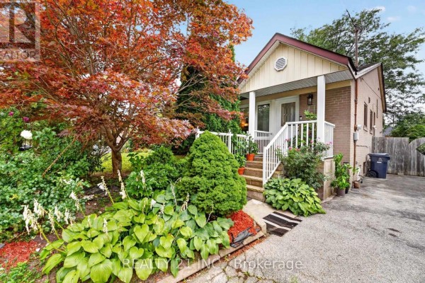Dining room - 16 Baltray Crescent, Toronto, ON M3A2H4 Photo 2