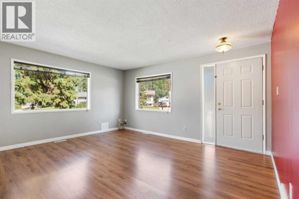 Dining room - 16 Blueberry Drive, Whitecourt, AB T7S1G7 Photo 4