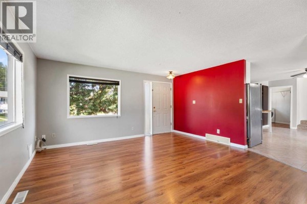 Bedroom - 16 Blueberry Drive, Whitecourt, AB T7S1G7 Photo 5