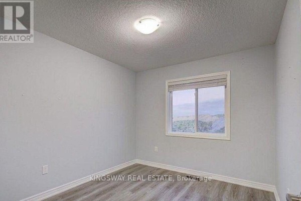 Primary Bedroom - 16 Bradbury Road W, Hamilton, ON L8J0L1 Photo 4