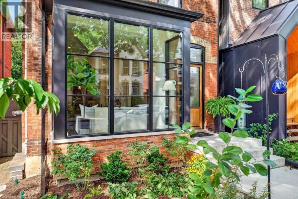 16 Bruce Street, Hamilton, ON, photo 2