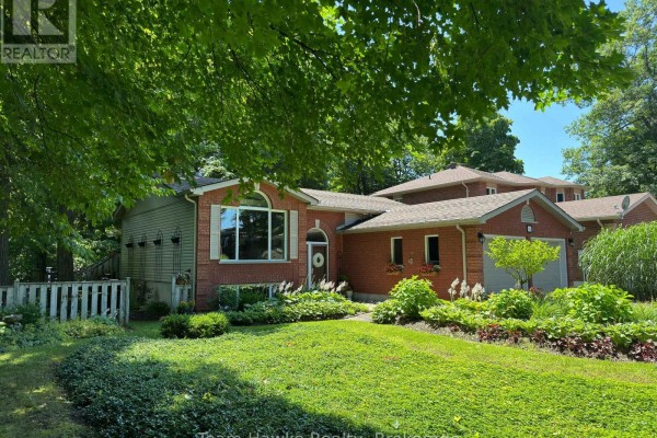 Kitchen - 16 Brule Street, Penetanguishene, ON L9M1B2 Photo 3