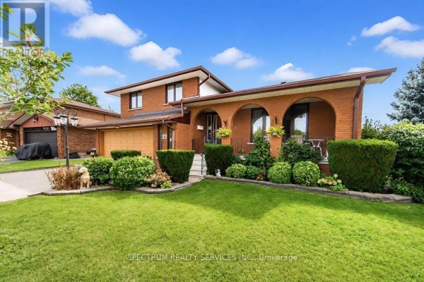 Family room - 16 Burin Court, Toronto, ON M9C4Y3 Photo 2