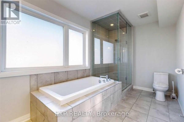 16 Caroline Carpenter Grove, Toronto, ON M3K0B1 Photo 5