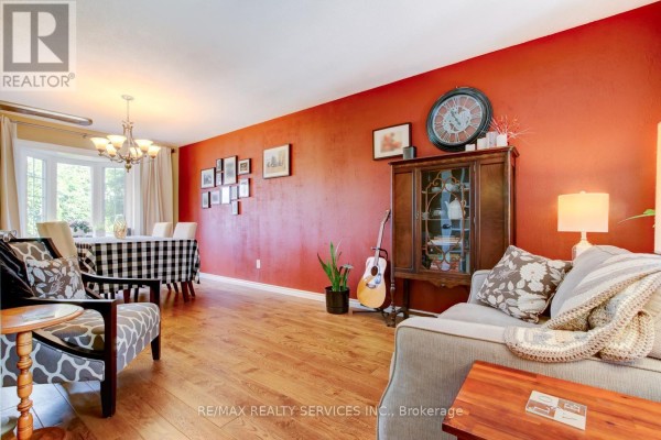 Bedroom 2 - 16 Cavalier Court, Brampton, ON L6V3K6 Photo 5