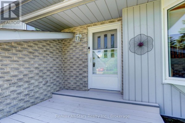 Kitchen - 16 Cedartree Lane, Kawartha Lakes, ON K0M1A0 Photo 3