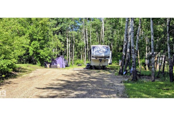 16 Conifer Cr, Rural Lac Ste  Anne County, AB, photo 2