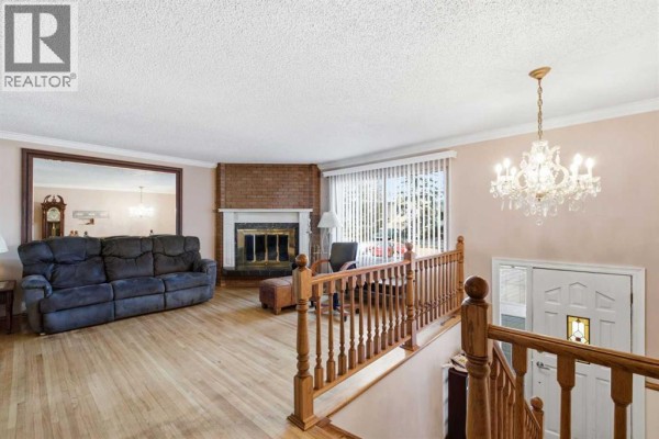 Kitchen - 16 Dalroy Crescent Nw, Calgary, AB T3A1G3 Photo 3