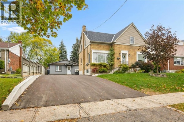 16 Devitt Avenue S Unit# Upper, Waterloo