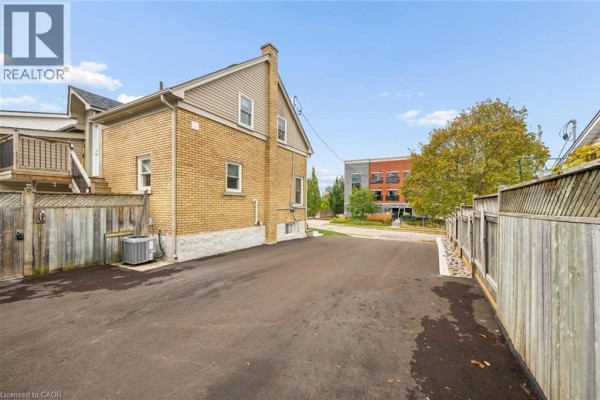 Living room - 16 Devitt Avenue S Unit# Upper, Waterloo, ON N2J1Y5 Photo 4