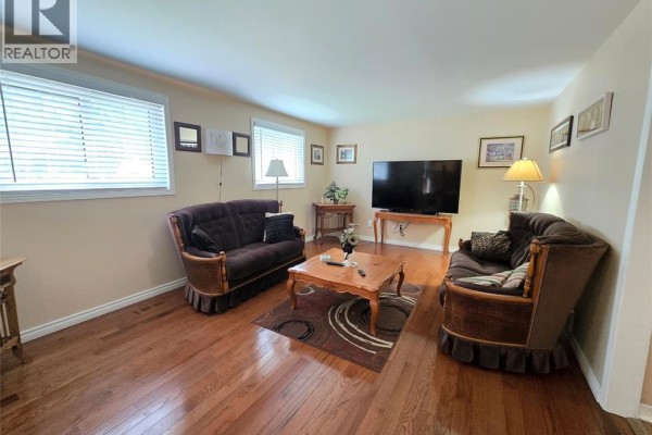 2pc Ensuite bath - 16 Donalda Drive, Chatham, ON N7L4J5 Photo 5