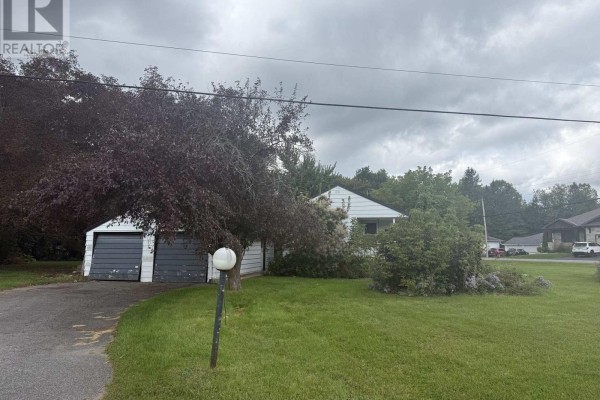 Kitchen - 16 Donegal Road, Ottawa, ON K2S1P7 Photo 2