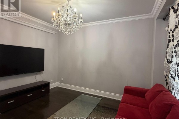 16 Dungannon Drive, Markham, ON L6C0K1 Photo 4