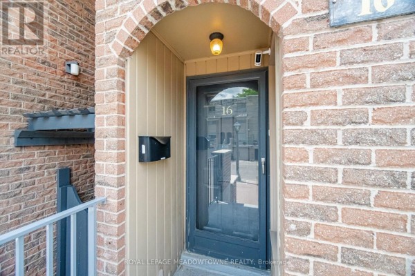 Kitchen - 16 Dutch Myrtle Way, Toronto, ON M3B3K8 Photo 4