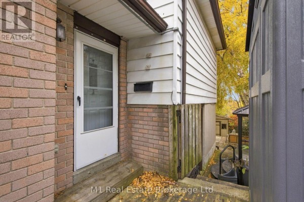 Bedroom - 16 Eliot Place, Guelph, ON N1E6J1 Photo 4