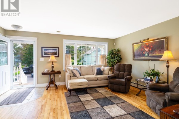 Foyer - 16 Esher Street, Charlottetown, PE C1A5G4 Photo 5
