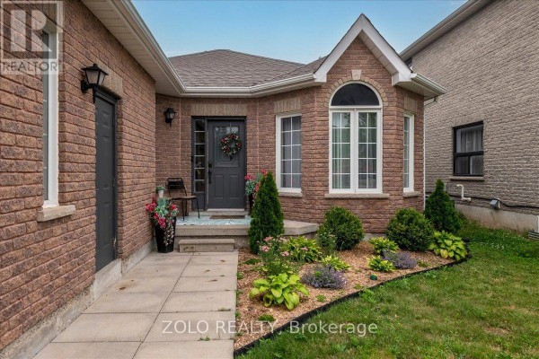 16 Esther Drive, Barrie, ON, photo 2